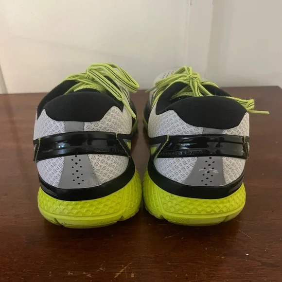 Saucony Triumph ISO 3 Men's US Size 10.5 White/Black/Green excellent condition - Picture 7 of 10